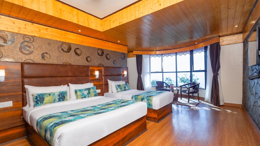 Sumi Queen's Yard Rink Mall Darjeeling