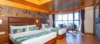 Sumi Queen's Yard Rink Mall Darjeeling