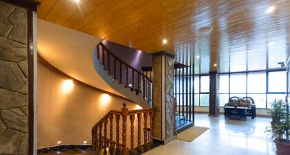 Sumi Queen's Yard Rink Mall Darjeeling