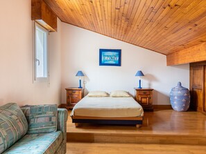 2 bedrooms, free WiFi - Duplex in Biscarrosse: 6 Guests, Central Location, WIFI, Parking, Terrace, Modern Amenities (Biscarrosse Plage)