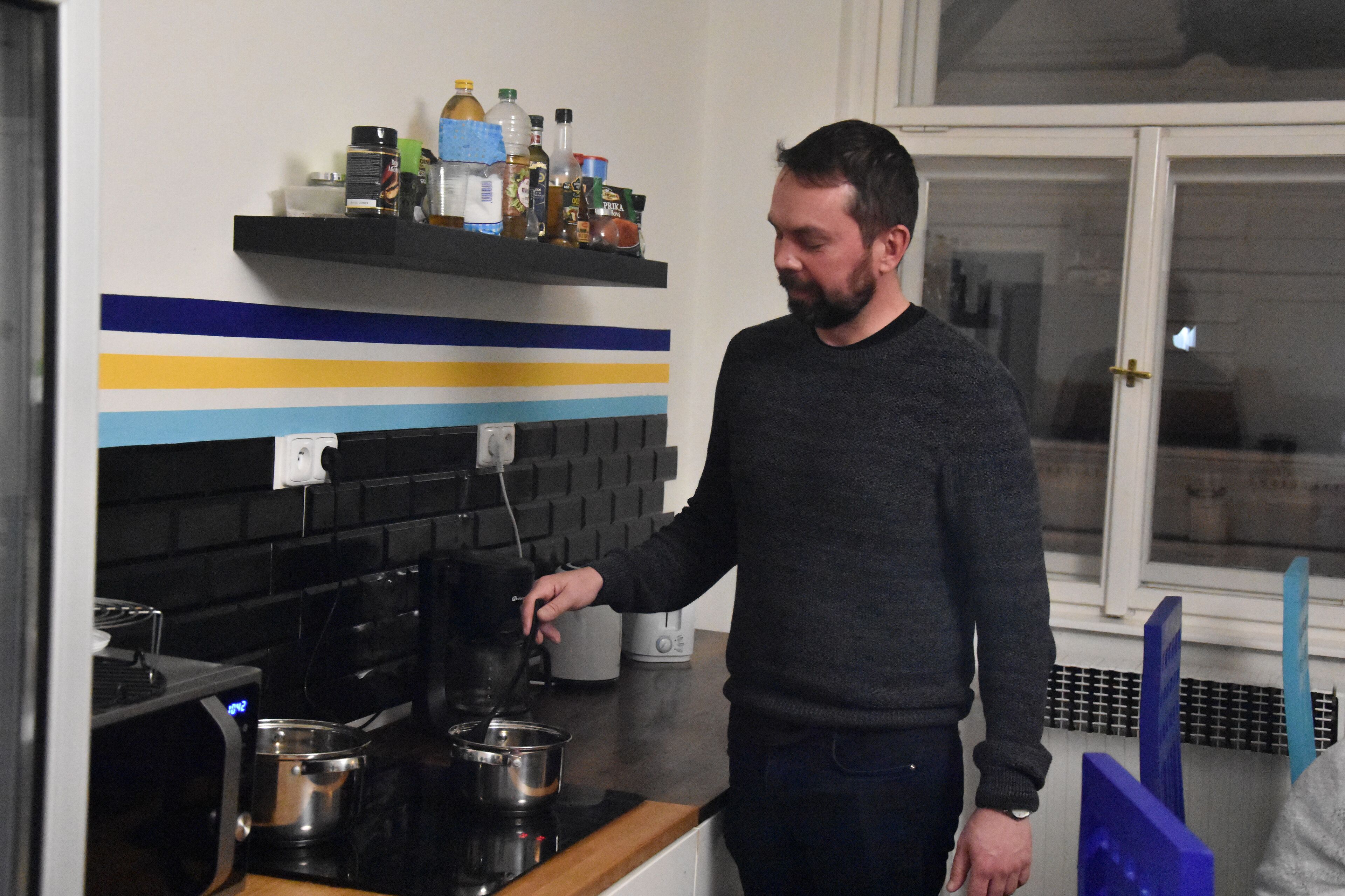 Fridge, microwave