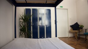 Free WiFi, bed sheets - The Clock Inn (Prague)