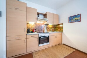 Kühlschrank, Ofen, Herdplatte, Geschirrspüler