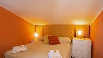 1 Schlafzimmer, BĂŒgeleisen/BĂŒgelbrett, kostenloses WLAN, BettwĂ€sche