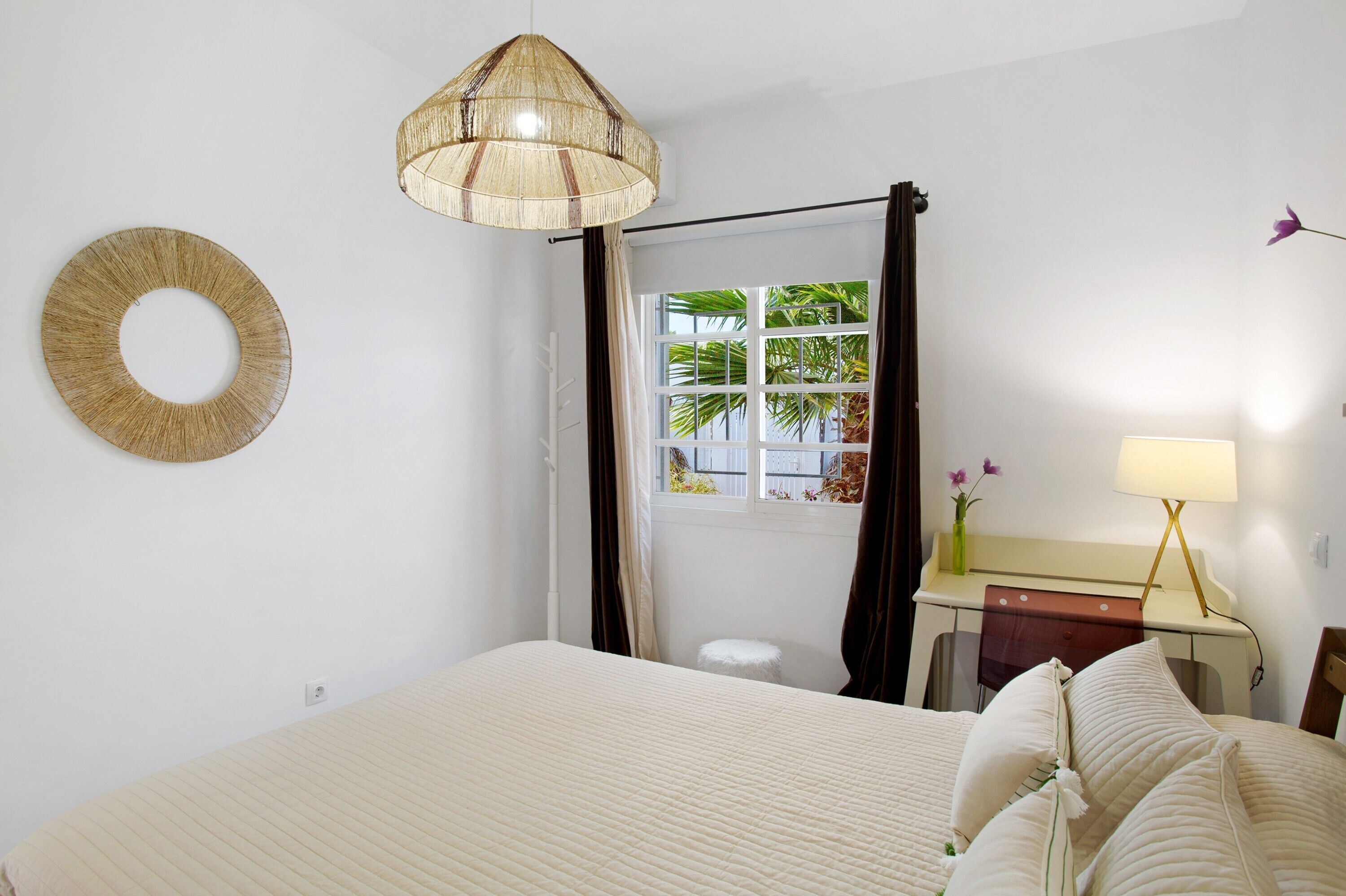 2 slaapkamers, een strijkplank/strijkijzer, gratis wifi, beddengoed