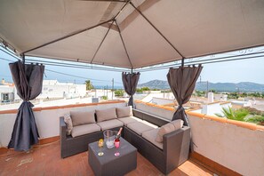 Property grounds - Holiday Home Casa Coral Spaniahome with Sea View, Pool, Terraces & Wi-Fi (alfaz del pi)