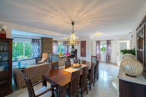 Dining - Villa Casa Santana with Mountain View, Pool, Terraces & Wi-Fi (Alfaz del Pi)