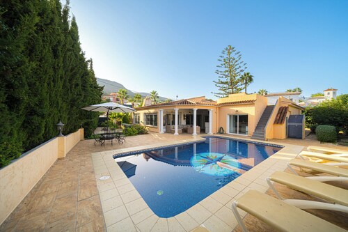 Villa Casa Santana with Mountain View, Pool, Terraces & Wi-Fi