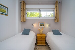 2 habitaciones, tabla de planchar con plancha y wifi gratis 