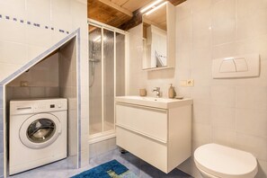 Vasca, asciugacapelli, asciugamani