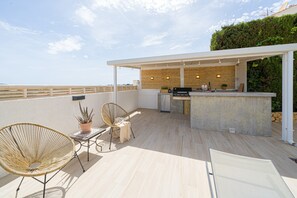 Terrace/patio - Villa "Casa Metro Family Villa" with Pool, Garden, Balcony, Air Conditioning and Wi-Fi (Alfaz del pi)