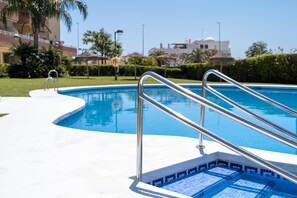 Pool - Apartment 'Vistas Al Mar' with Sea View, Wi-Fi and Air Conditioning (Algarrobo Costa)