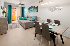 Interior - Apartment 'Vistas Al Mar' with Sea View, Wi-Fi and Air Conditioning (Algarrobo Costa)