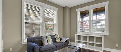 TV connectée, cheminée, jeux vidéo