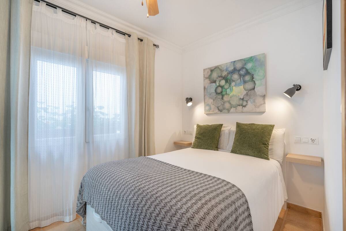 Standard Double Room, Private Bathroom, City View (Habitación 6)