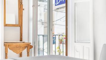 Chambre Double Deluxe, salle de bains privée, vue ville (Habitación 4) | 1 chambre