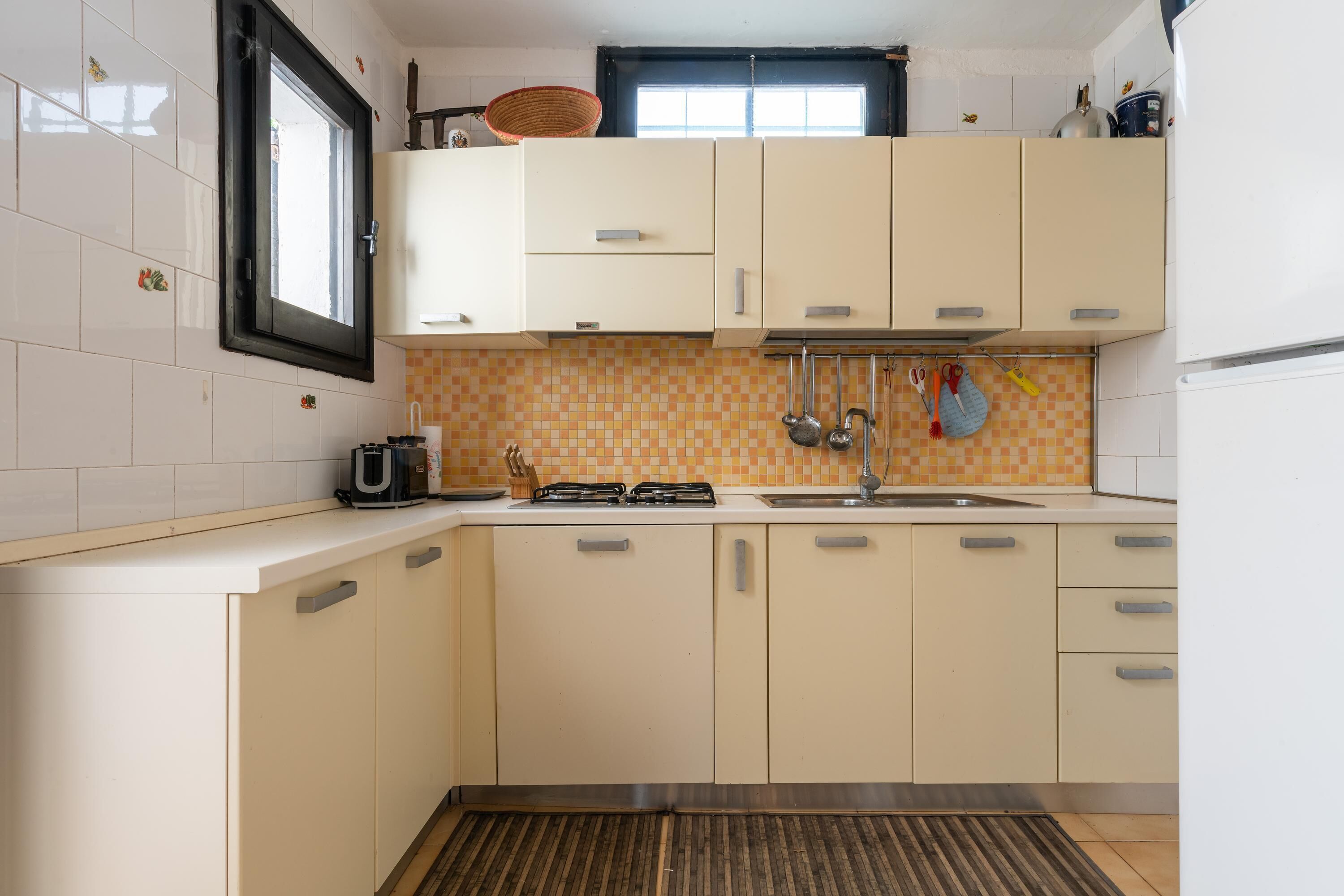 Villa Roberta with Wi-Fi, Terrace & Garden