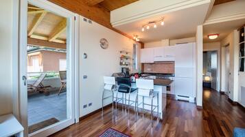 KylskÄp, mikrovÄgsugn, ugn och spishÀll