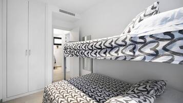 2 bedrooms, free WiFi, bed sheets