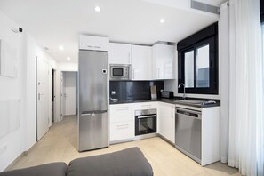 Fridge, microwave, oven, stovetop - Apartment Punta Candor close to the Beach with Pool, Terrace & Wi-Fi (Rota)