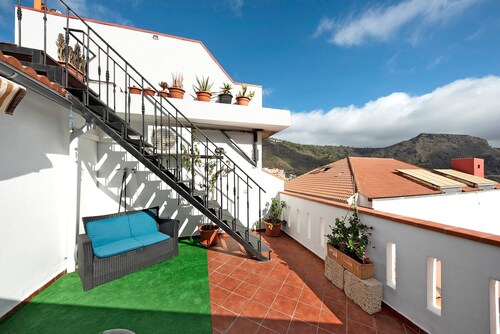 Vacation Apartment 'Ático El Agua' with Sea View, Wi-Fi and Air Conditioning