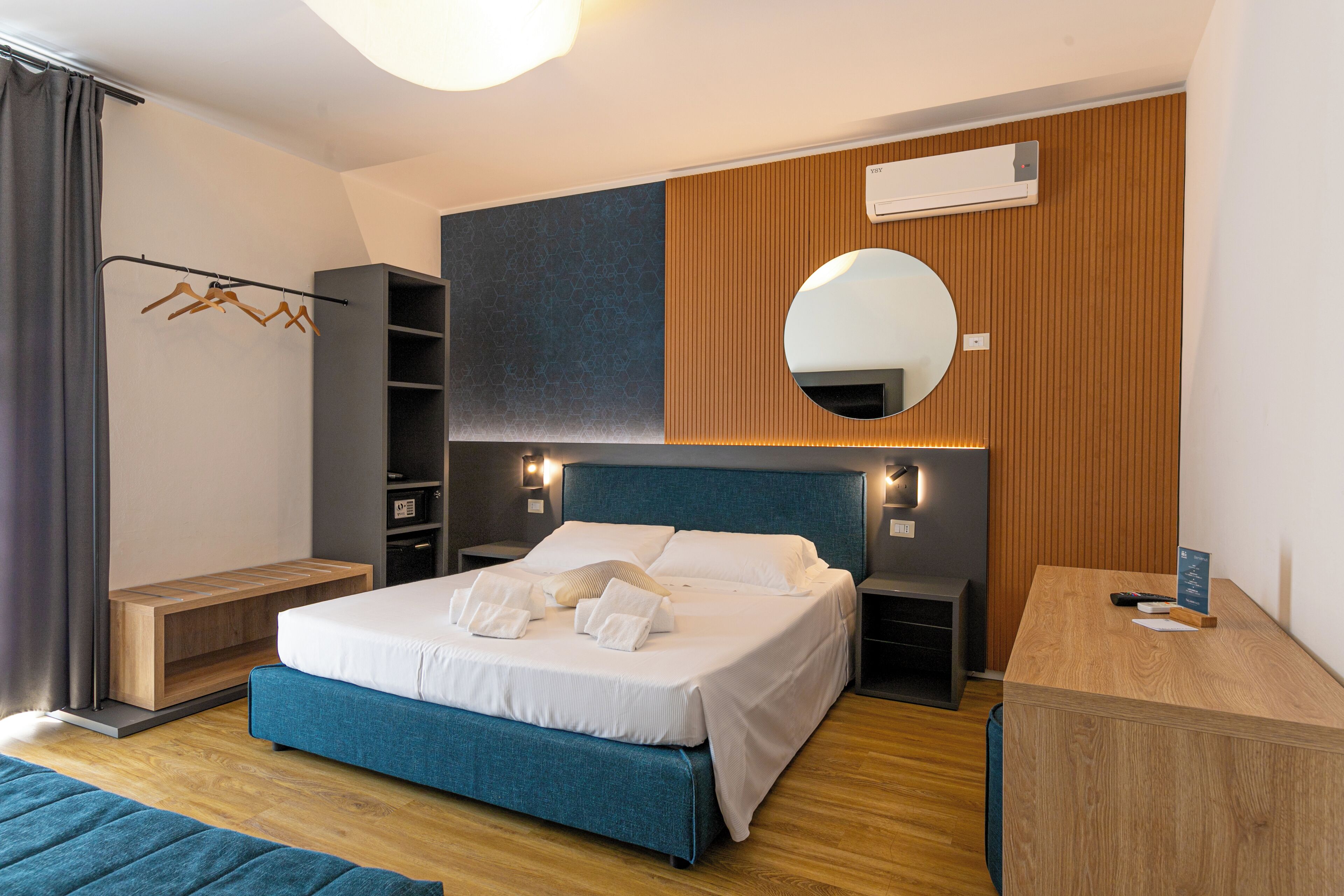 Quarto luxo | Edredons de pluma, camas com colchões de espuma com sistema de memória