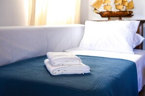 1 habitación, tabla de planchar con plancha, wifi y ropa de cama 