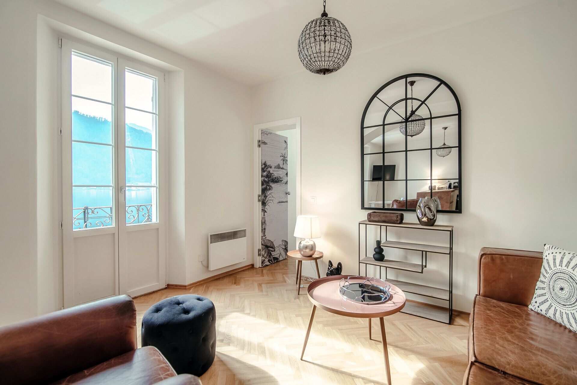 Elegant two-room apartment facing the lake in Morcote (LUXURY STUDIO MORCOTE)