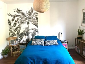 4 bedrooms, desk, iron/ironing board, WiFi