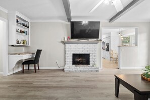 Interior - Beautiful home w/easy access to anywhere in Tulsa! (Tulsa)