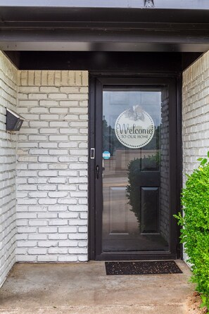 Exterior detail - Beautiful home w/easy access to anywhere in Tulsa! (Tulsa)