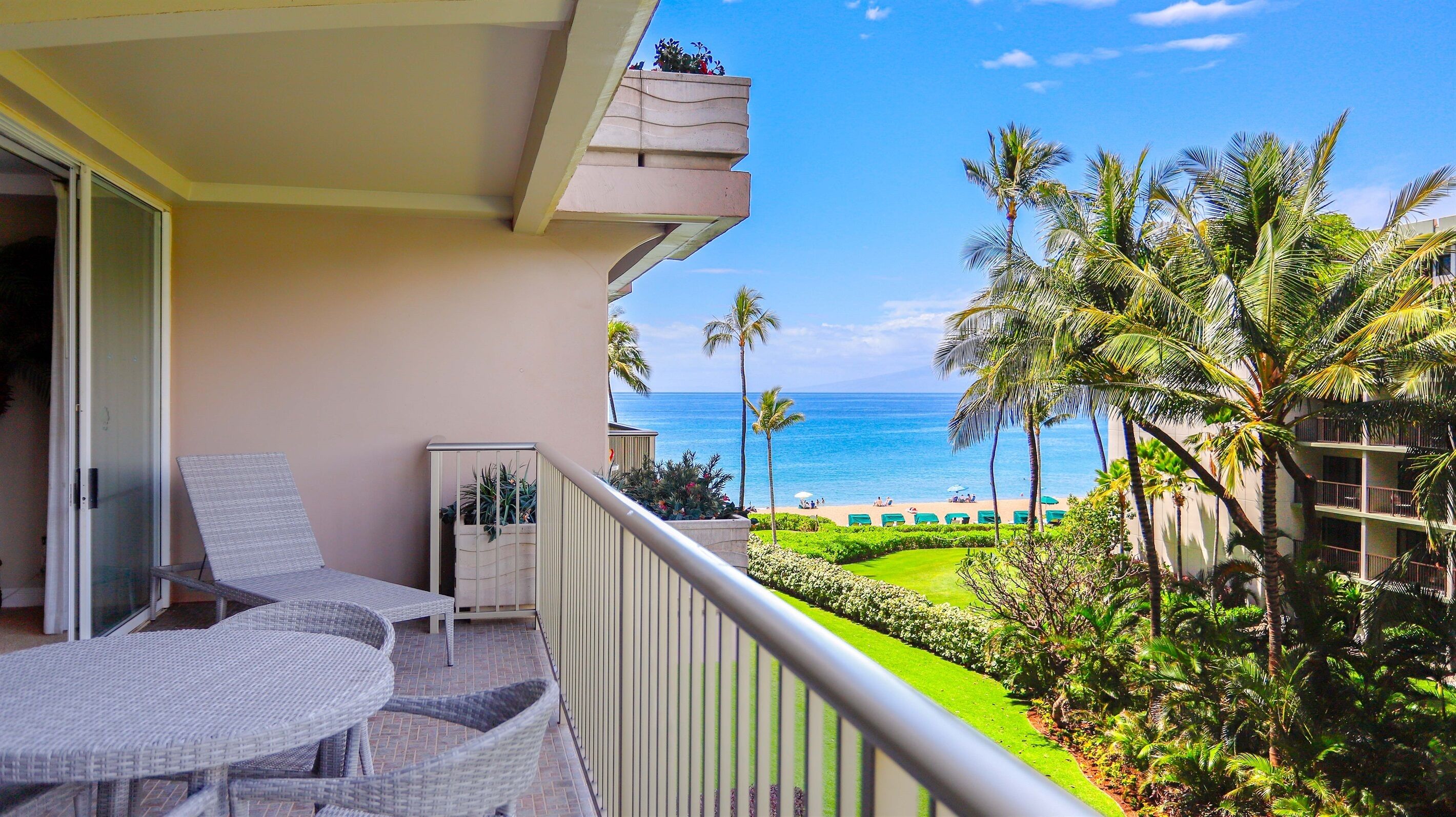 Whaler Resort 420: Luxury Living on Kaanapali Beach - Book Your Dream Getaway