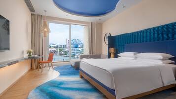 Seprai antialergi, selimut bulu angsa, brankas, dan meja kerja