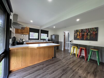 Lake & Mountain views with deck and games room for all to enjoy (linen provided)