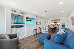 Smart TV - Modern Beachside Condo | Ocean Peek Views & Pool (Corpus Christi)