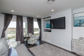 Smart TV - Beachside Bliss: Modern Two-Bedroom Condo with Ocean Peek Views & Pool (Corpus Christi)