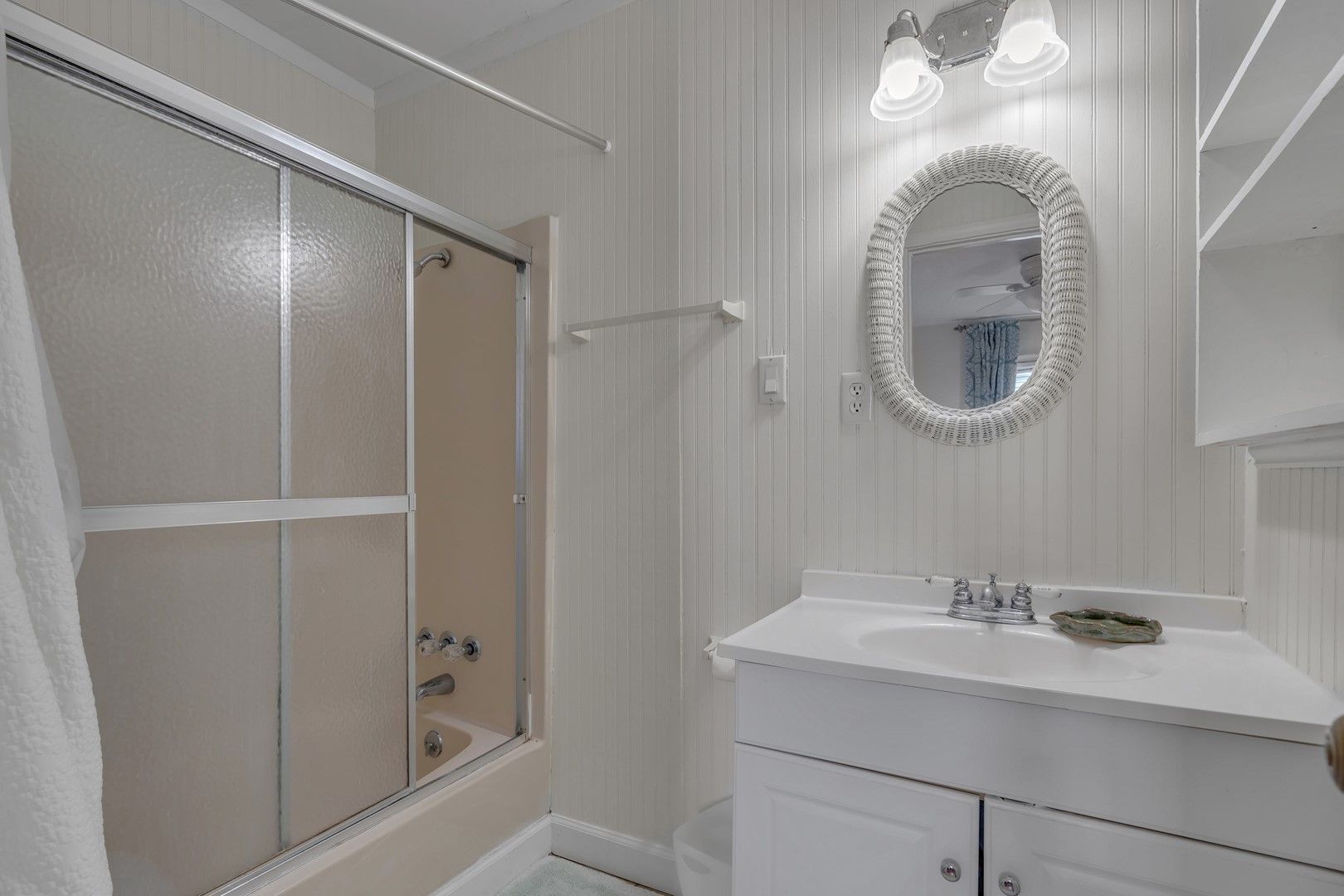 Linger Longer / 3717 E Beach Drive - Coastal Vacation Resorts