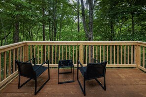 Property grounds - The Tree House Cabin (Bryson City)