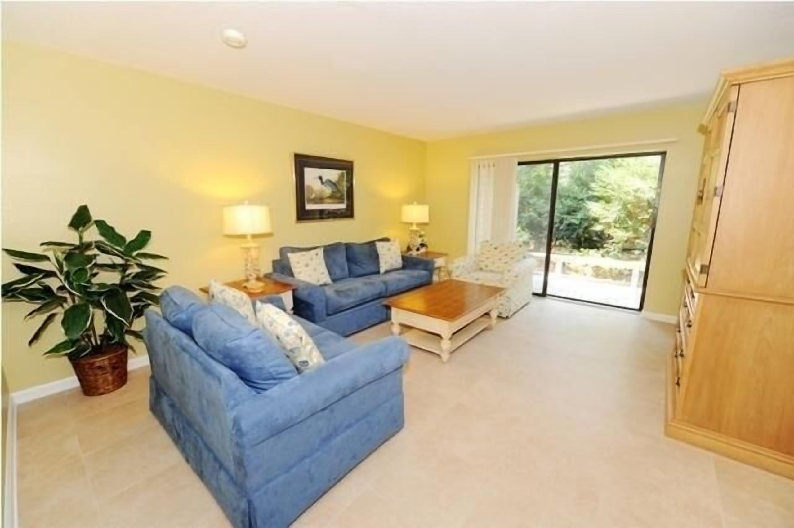 Charming 2-Bdrm w/ Full Kitchen & Private Deck near Harbour Town