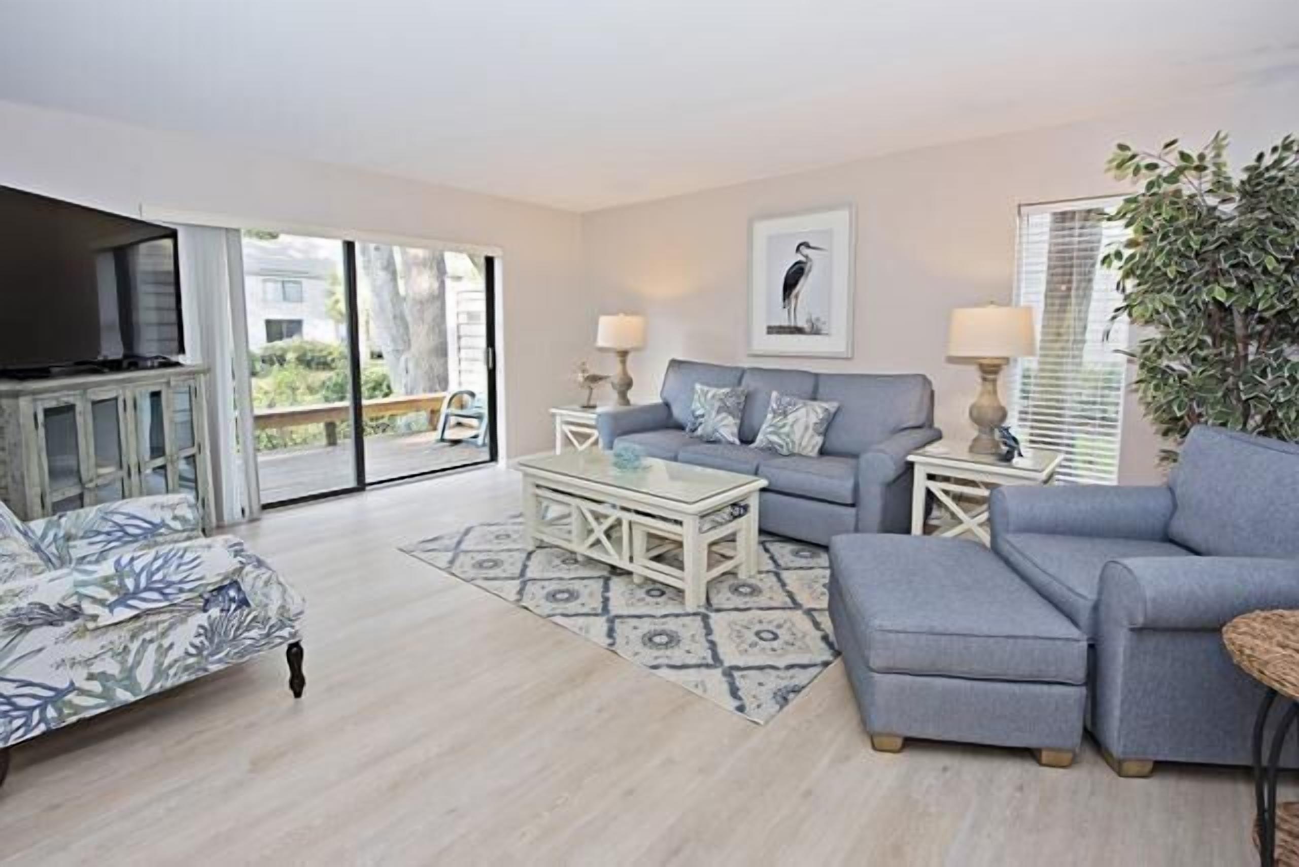 Renovated 2-Bdrm Villa w/ Full Kitchen & Patio in the heart of Harbour Town