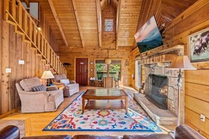 Smart TV y chimenea