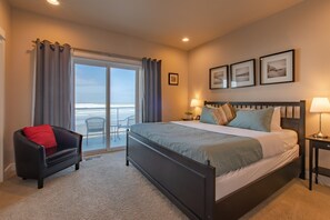 3 室のベッドルーム、デスク、アイロン / アイロン台、旅行用ベビーベッド