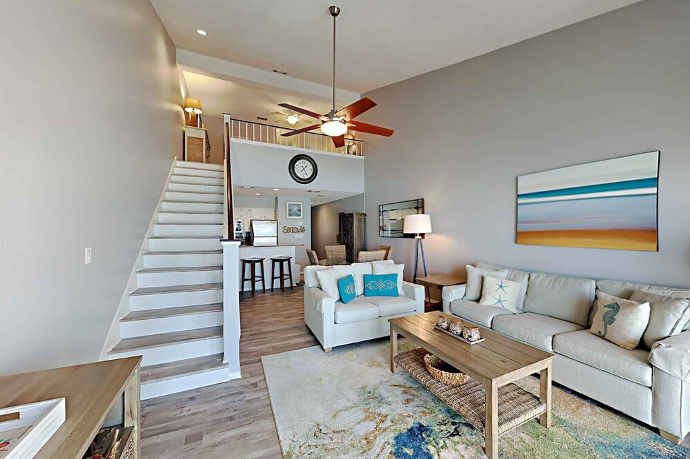 Sitting on the Sand | Beachfront Destin Condo w/ Pool & More!