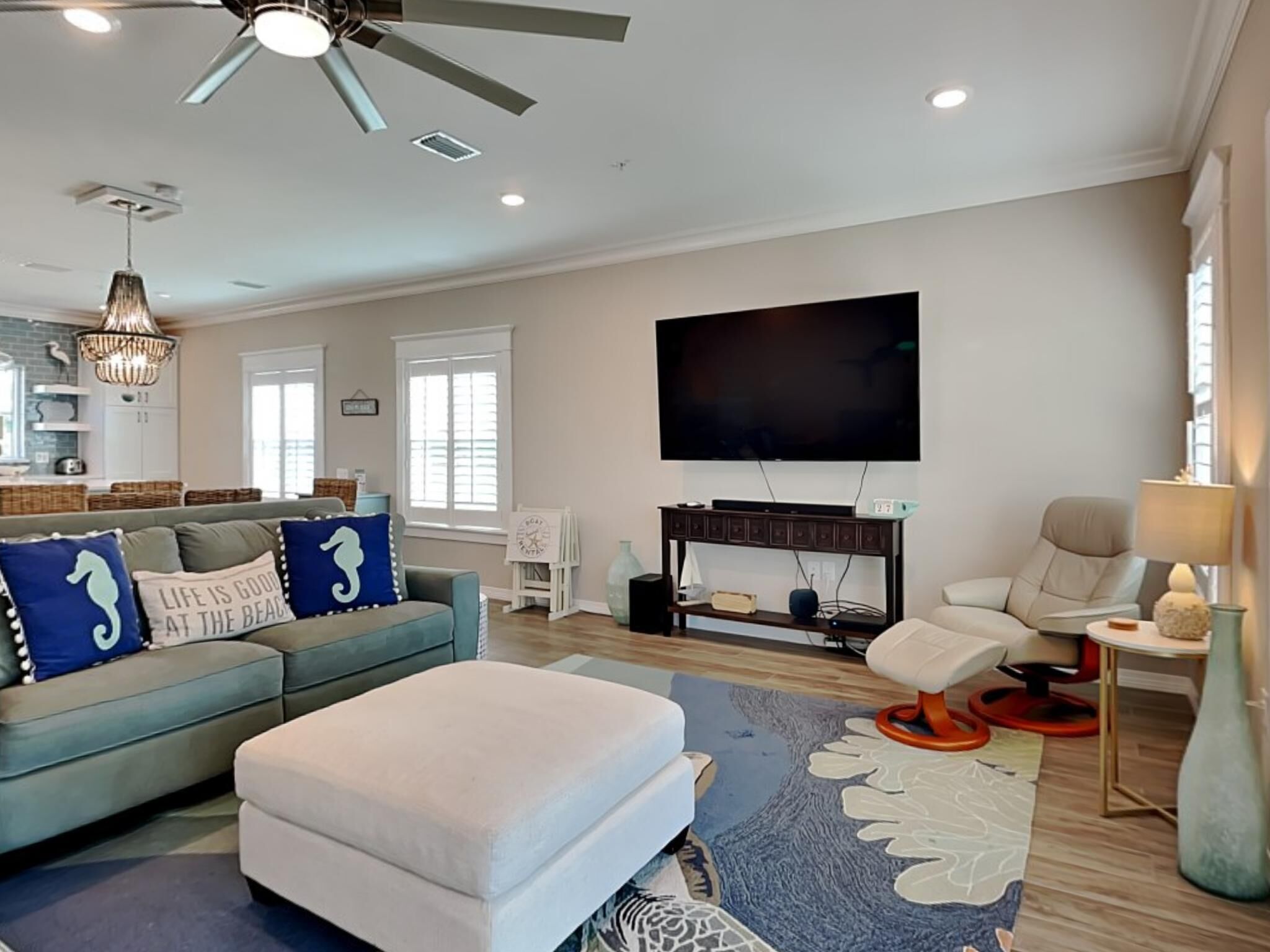 Deja Blue | Dazzling Townhome, Great Amenities!
