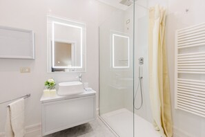 Badewanne, Haartrockner