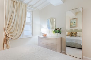 3 Schlafzimmer, Bügeleisen/Bügelbrett