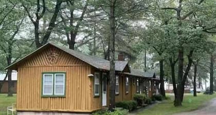 East Tawas 1 bedroom Barberry cabin