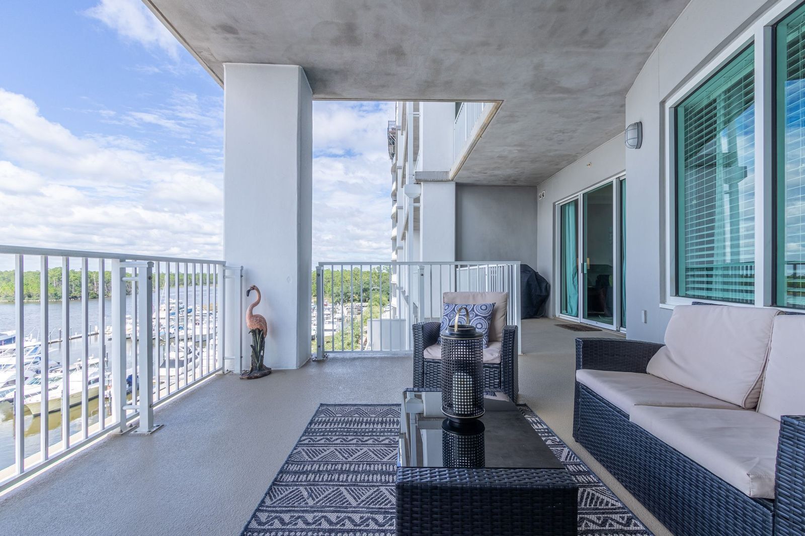 All Inclusive Wharf Unit! Oasis Pool, Concerts!