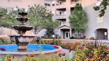 Condo, 1 phòng ngủ | Ngoại thất