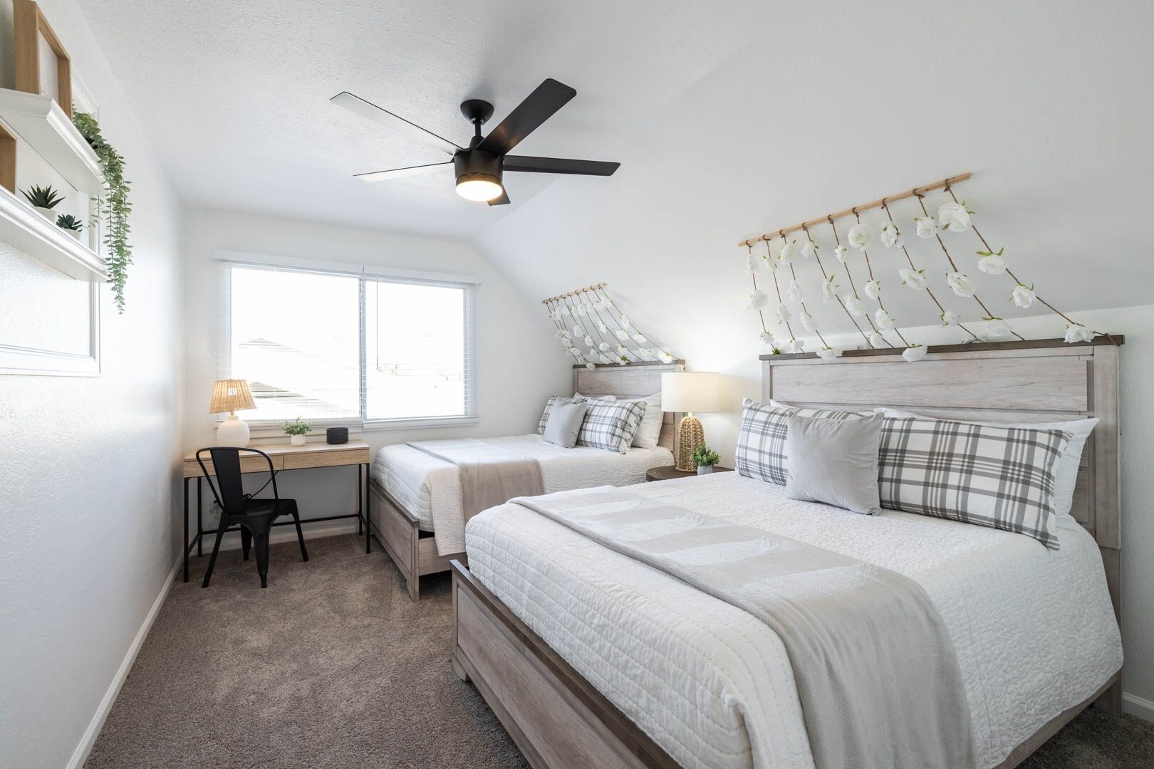 Scottsdale Valley Vista 4 Bedroom Home by Redawning